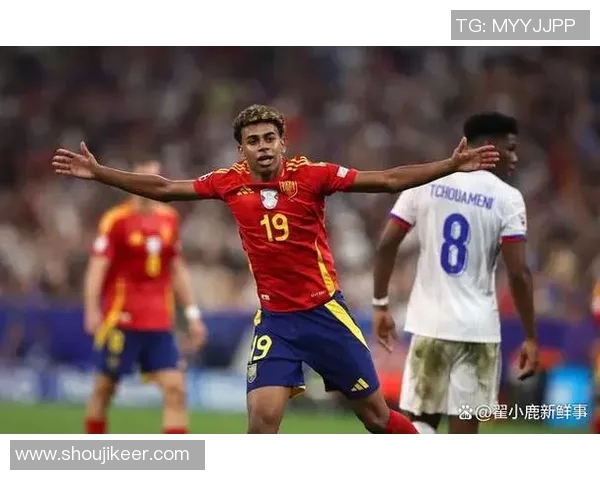 回顾05年退役足球明星的辉煌历程与传奇故事